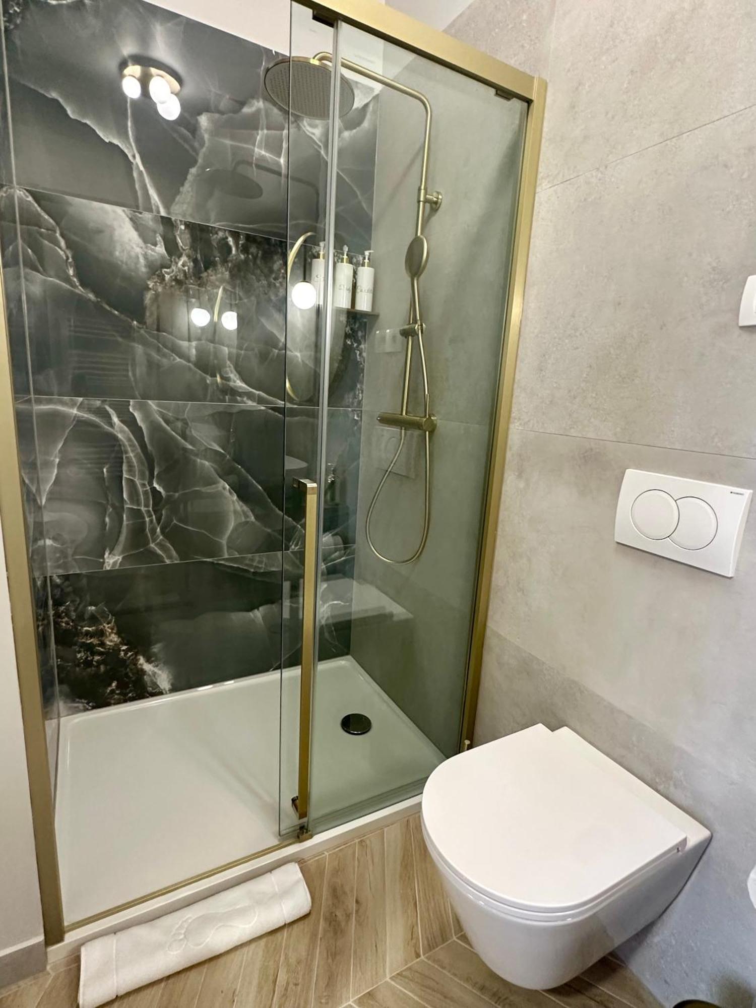 Mariani Luxury Rooms In Center Split Exterior foto